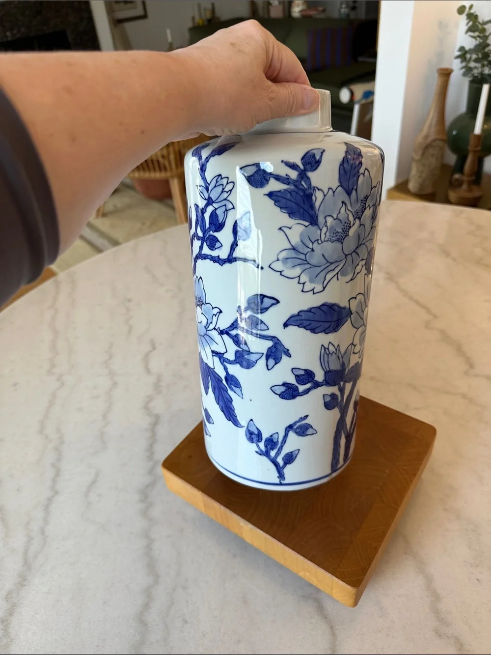 Stunning Chinoiserie vase